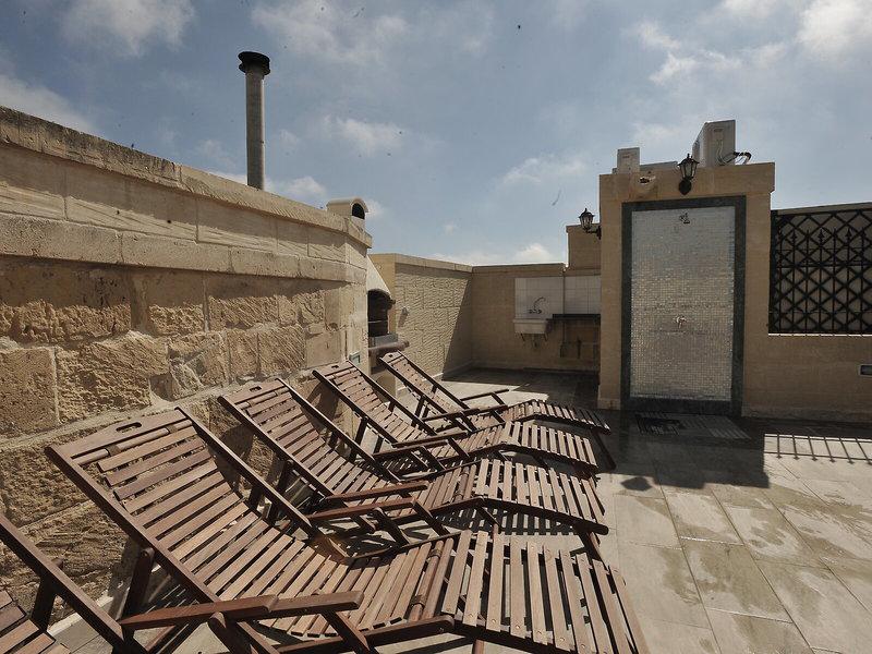 E25CA5162239D559C9BF54C926D8263D