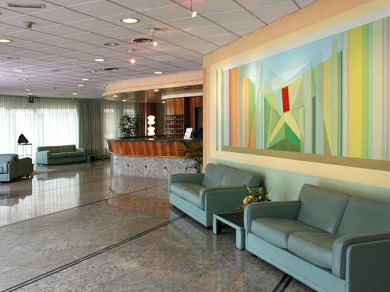 89F380C848BFAB38A14B4EECE7DEEE41