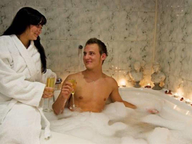 8F7F5F0012BAE6C724BB41FD45D07C95