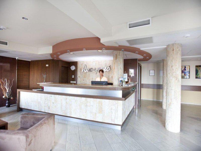 1888E2EFF5F0F630178DF38BAD23C05A