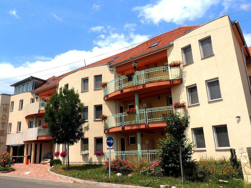 12A80F9344B03134F2148E7DEC2B4C99