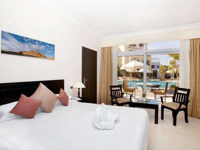 01CE1A5B7BBC56EA950C417E66CDC2DB