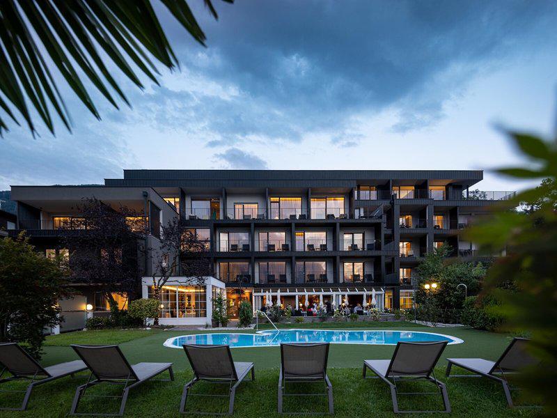 E8DE255EC0190CE729906B3289C00641