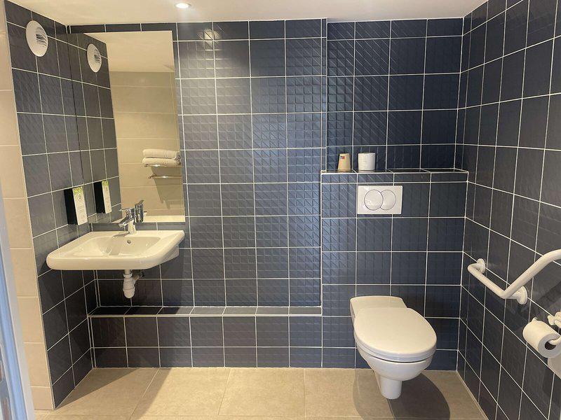 21910D4E010926A47BB8F58C13F98AC4