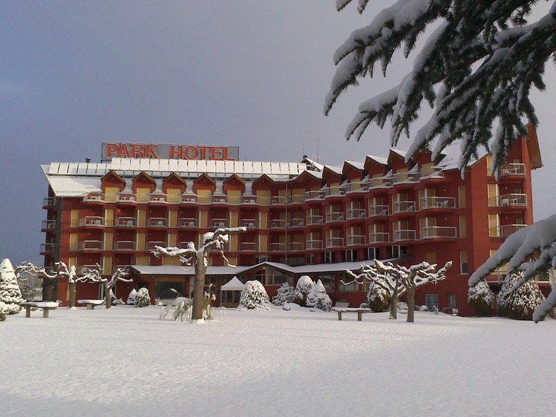 12CDC68FA27410B6F15F4313599F1A4C