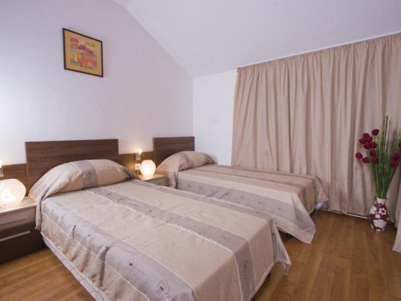 9FFA8FD684582048A1F55AAA6D0E9066