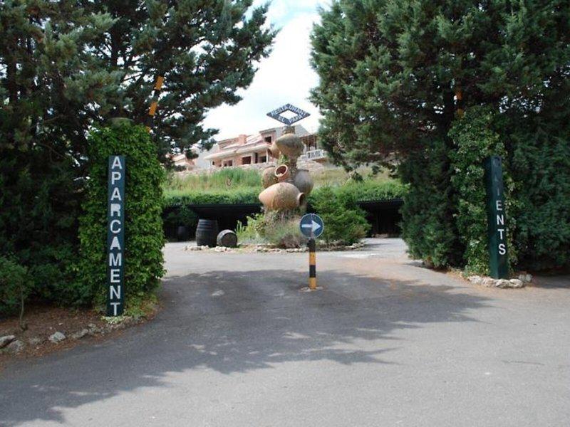 E28E344B901DA48051629E3E5E1685D6