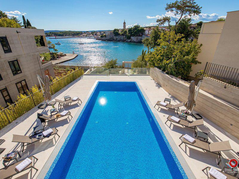 12735AA4F73883544F03F1E0D41159FE