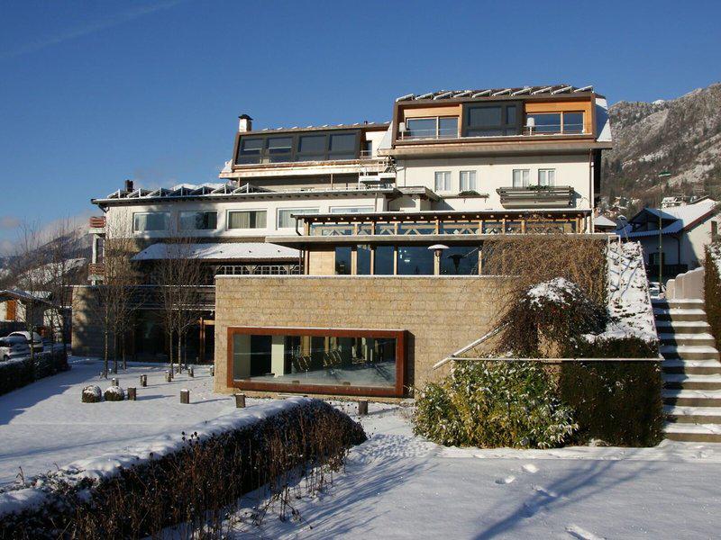 047AA245F0394B695C5E8B0823FBA159