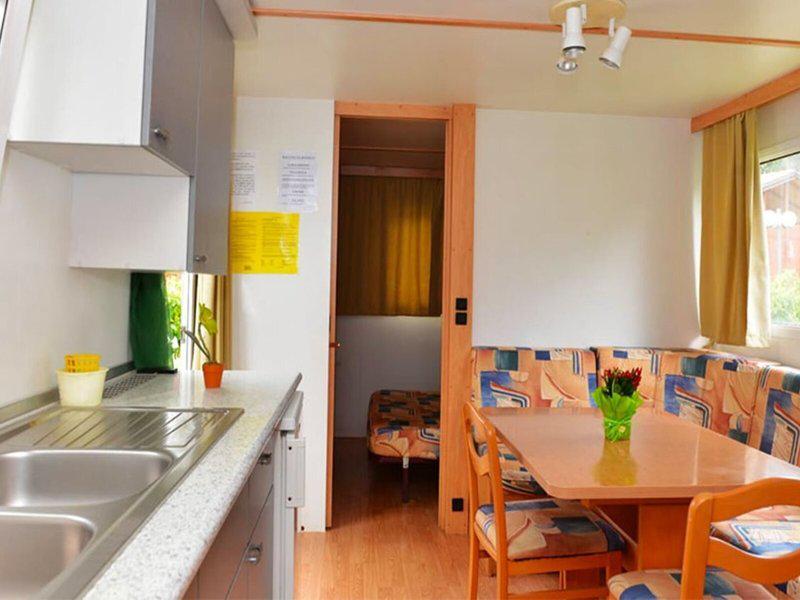 E3691A4C1A63DA3B8E5D401B5A03A515