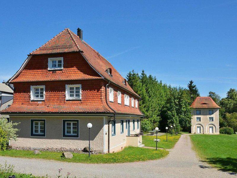 B77FB2F6B68ECBAD39B48D742325D355