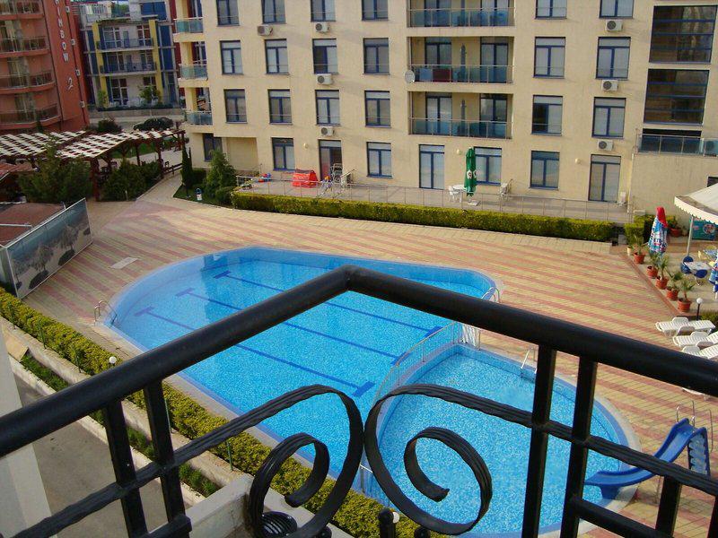 271CB0E86994404F76D06C9CD4FC8423