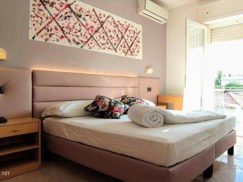 E666763EE7B19CD4EE6EEBA16D01F733