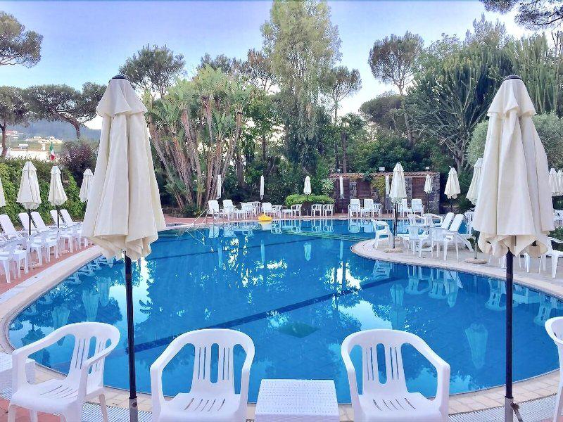 B24B4B80556CE077A980DEADDF475FB4