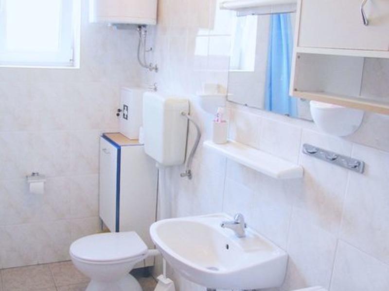 BE6F2C84BB5B8BE2E4AA09126E260F56