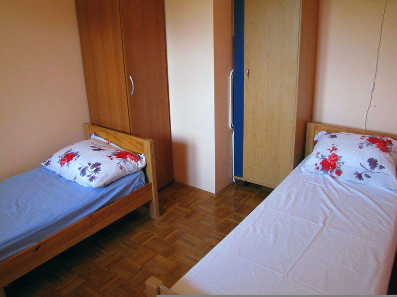 7BFA441E24D05A8A590A96F45F0859F9