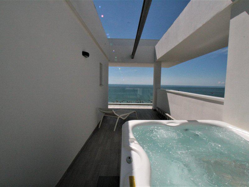 C2E701F3722D34A18DF63616C0EE766B