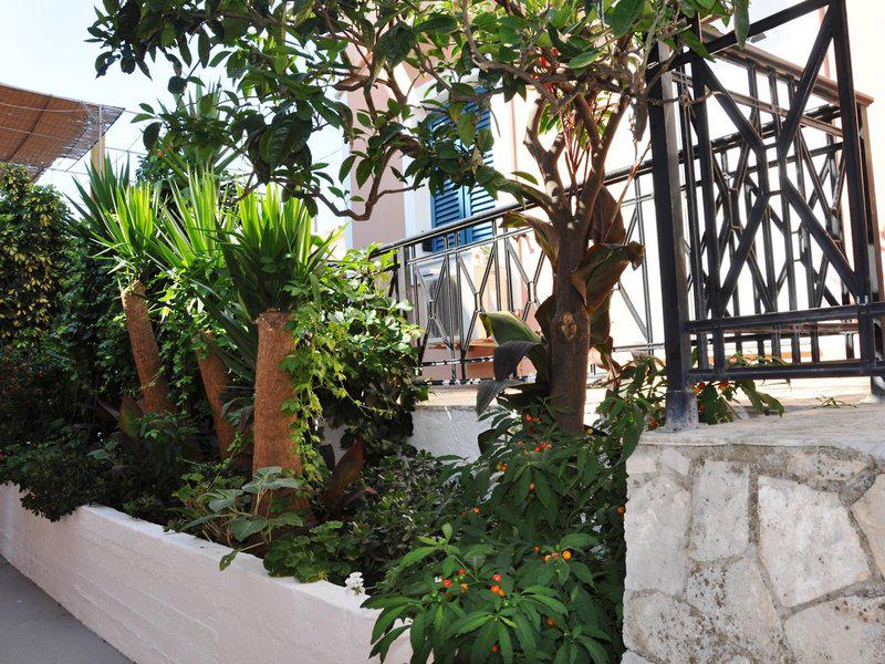 8D151953E419DD72C681F20C454BDB25