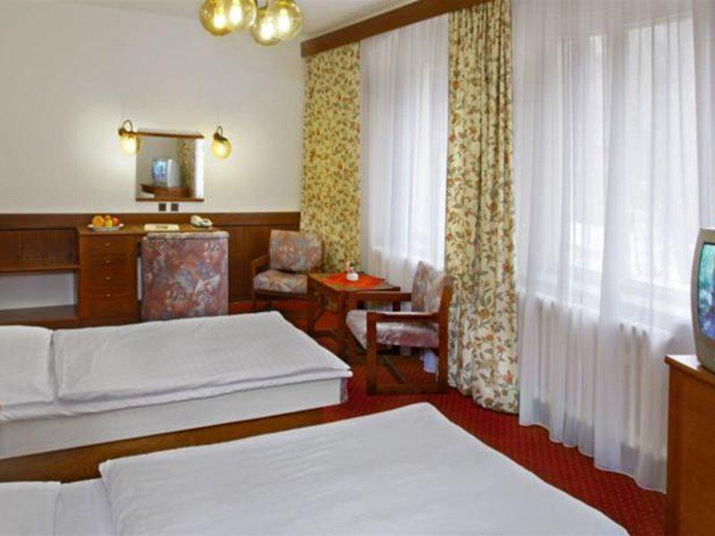 BB20ED54DA7F604BB0A018445B9BA106