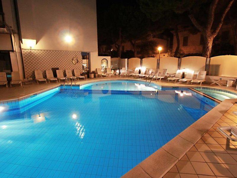 4894DEB979B098D6E48C26F2013FF0A5