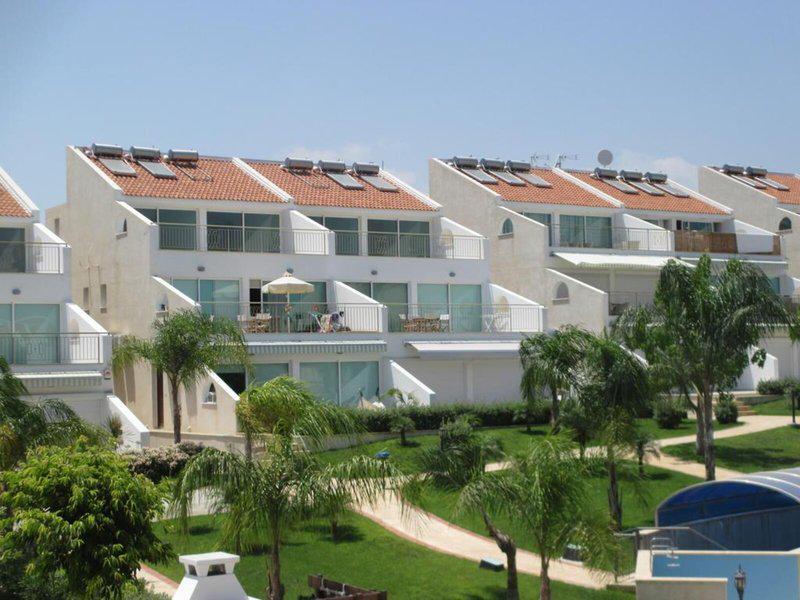 88888719D0C0DD4E67D15F49E78453AD