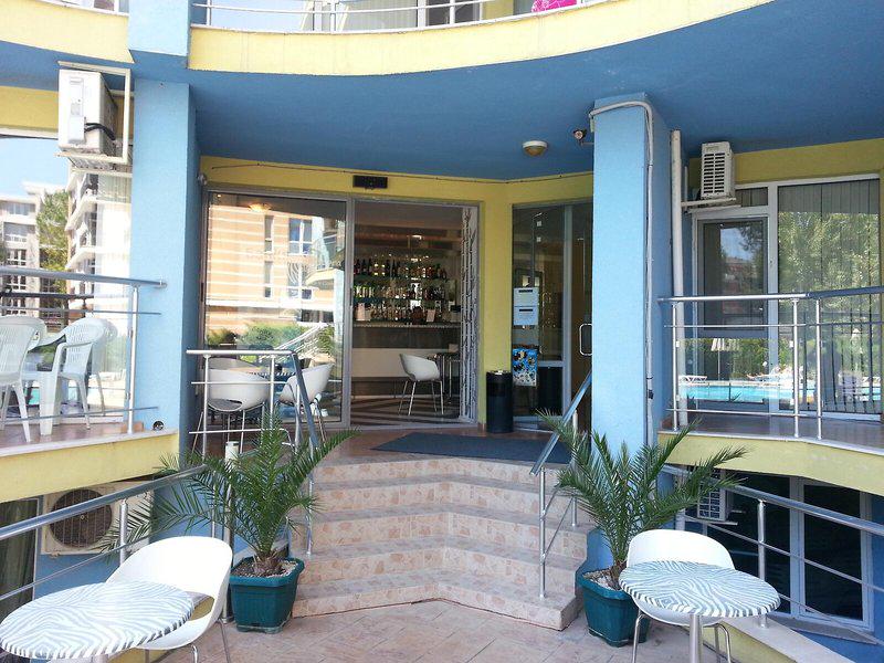 B88A4167B1884873D897A3B3B0F7200C