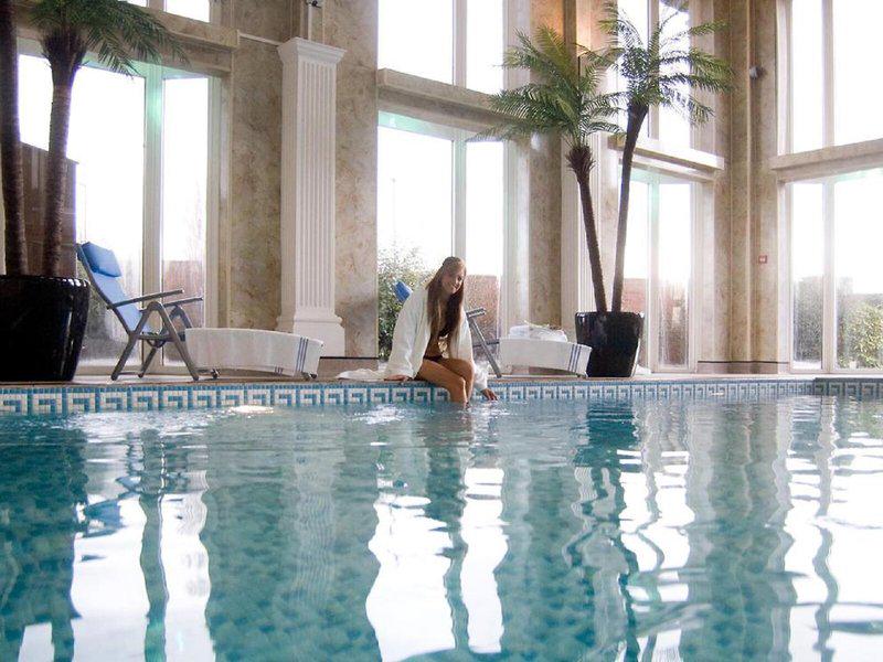 98AFCF3F07B9A2825E74B59C7F6BE2C9