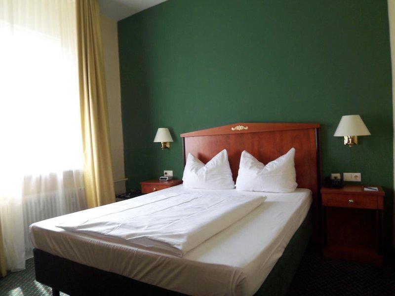 00FD1DB46BFDF79919799E46A385A089