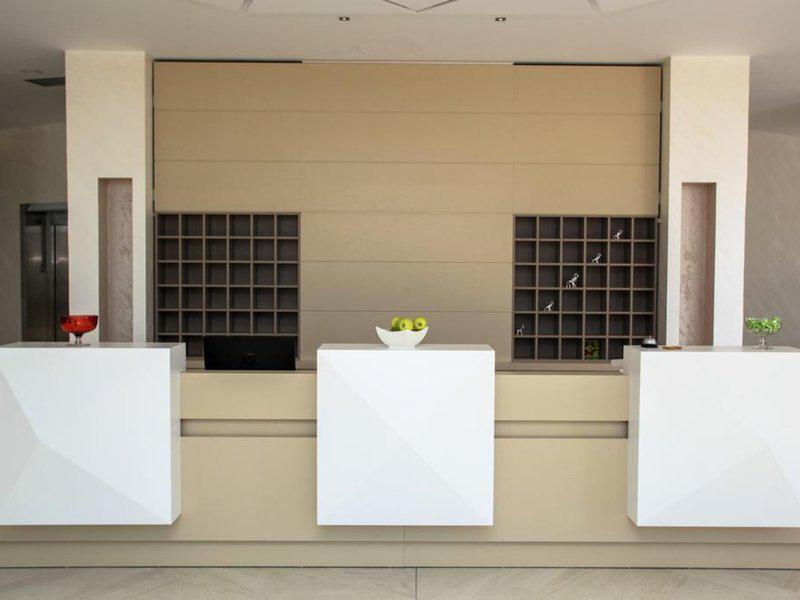 5FF8257337EEE48BFBAB041C2135F72E