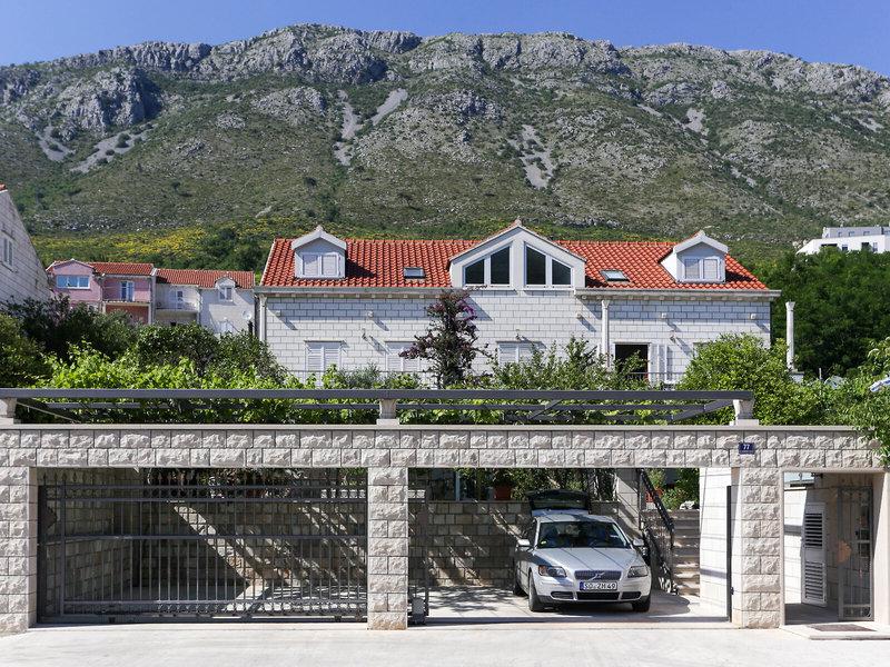 8399DBC337F4F3CE0B4A06A56E162764