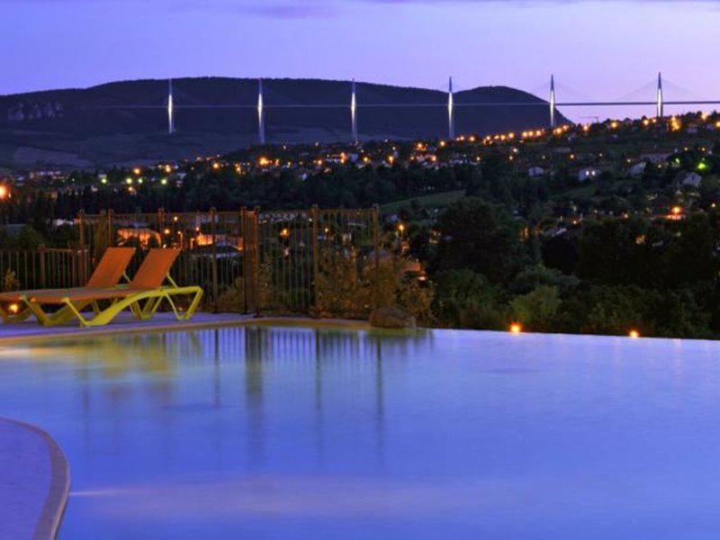 F2445355C2A394C22E62EACF9BBAEA81