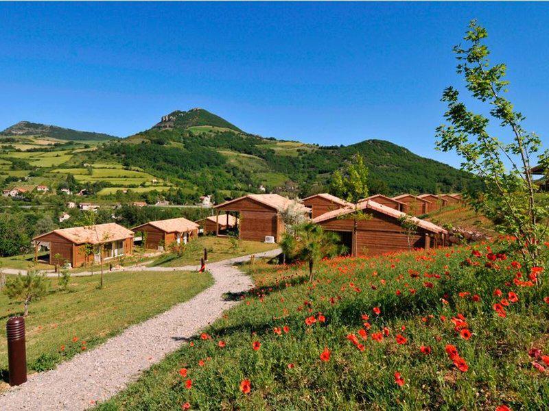 04366489AF3FA2F4686C9F2B5C3900B8