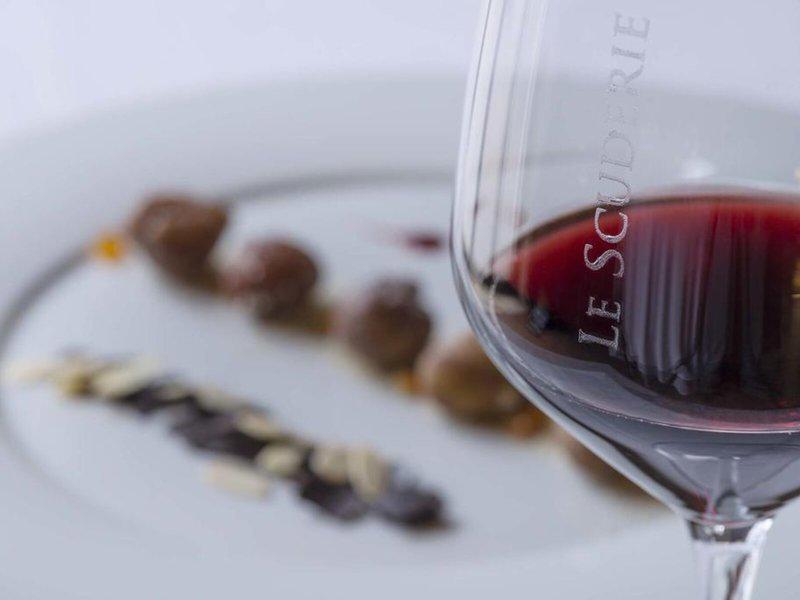 0BF6BB500061BC2024E0514F36B3667E