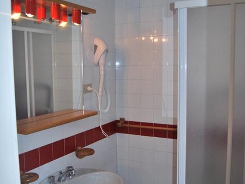 2C55B60E514A22094DFC4043D92378A1