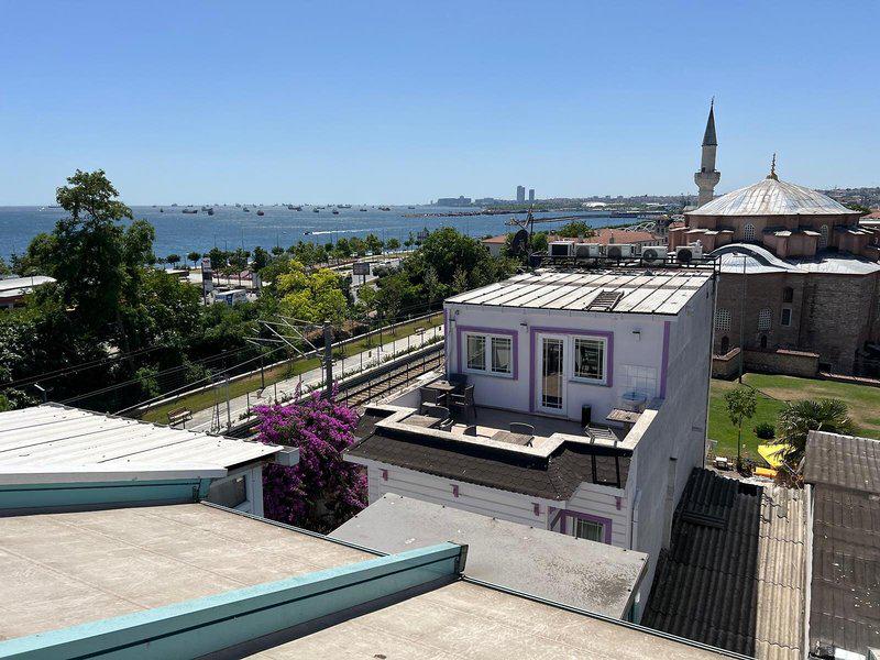 18561055736F2C9A717F4AC8A9BC0BCF