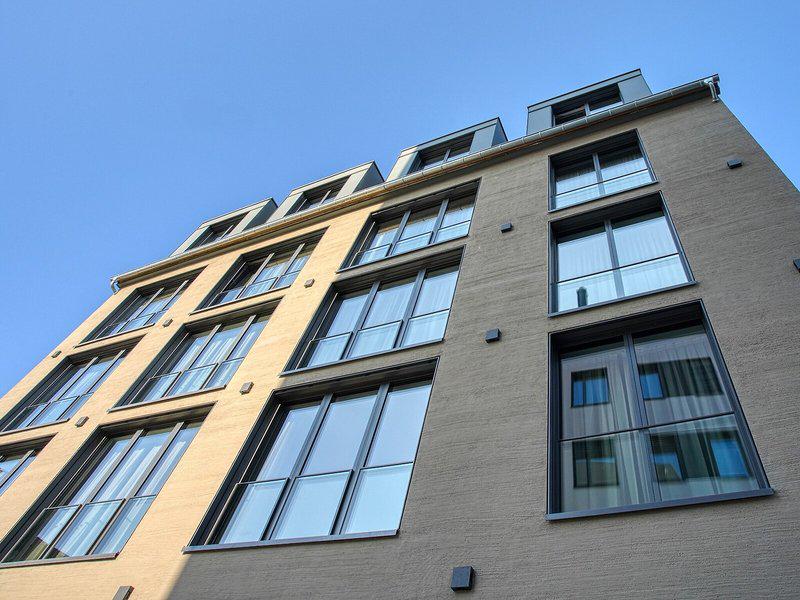 2F39AE845F0922A4BD4FA728B9ED4700