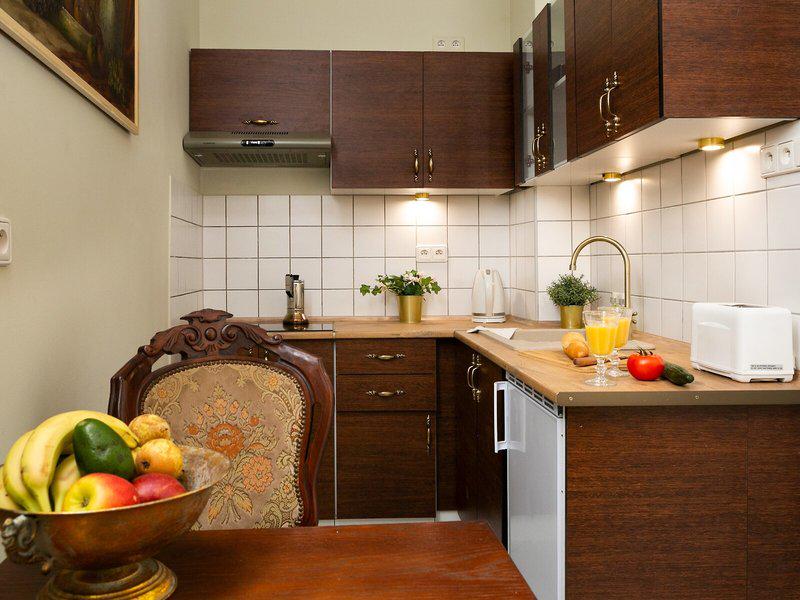 33F2391638833D1219D72AA8ECC95F89