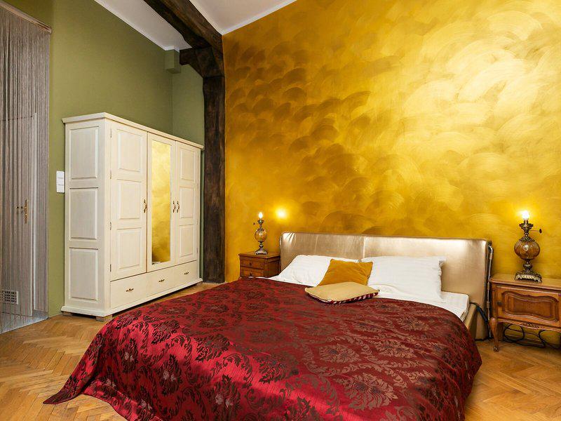 D2189927AA69268BC76D13B3870FDD52