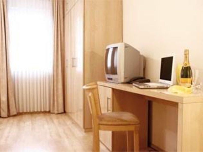 4F0D56AFA93A7966E7812D70076A2253