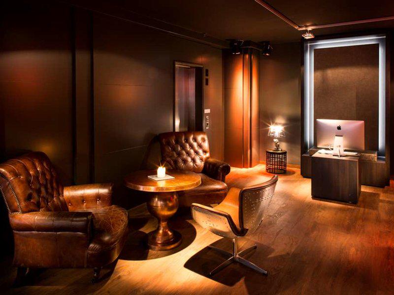 74F8B31A2A6EC0EF4B988989F1E90587