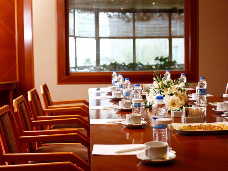 53AD1699F32EC3A34B697CBBB3AD8F84