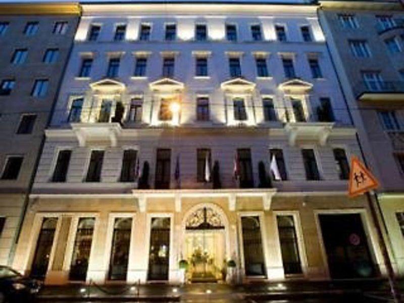 B21279A73461C417C8489811B06C1C4A