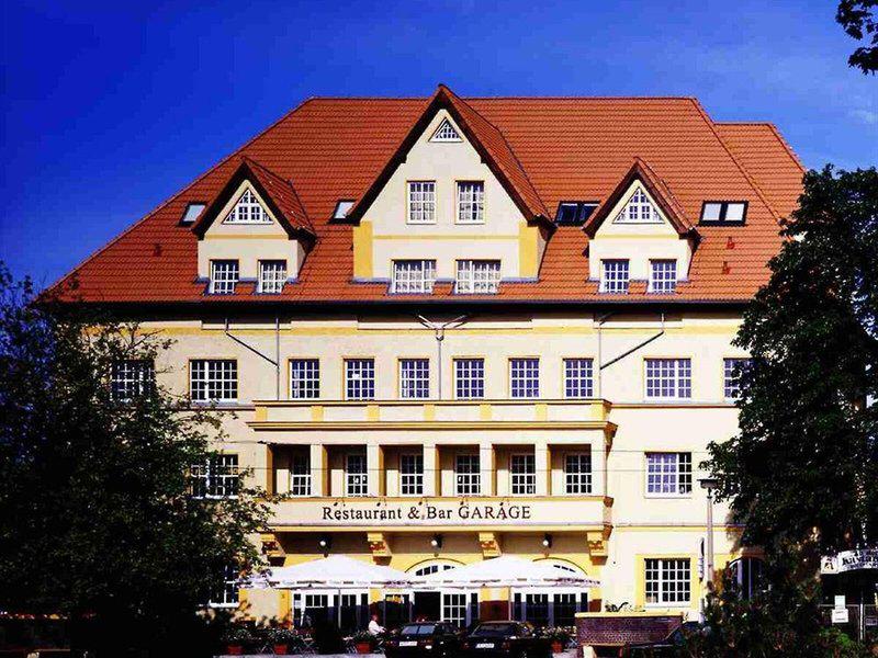 4F7EDEC3C56E5A88D3D71902CB29DB97