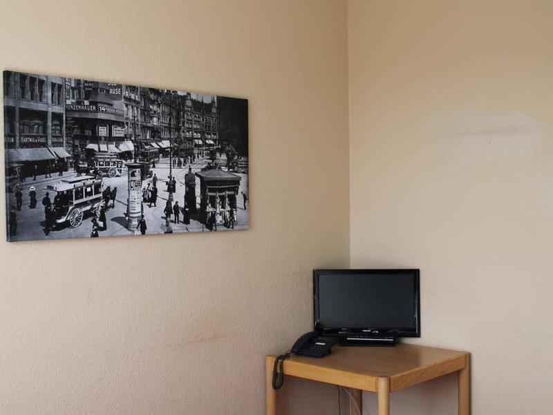 6697140861870C4AC6EFE600C5B3A83A