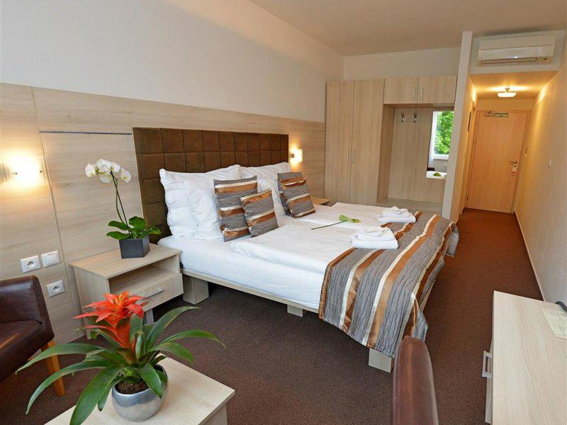 E51BBF652AA12ECB53F9EDC19EEBBDC2