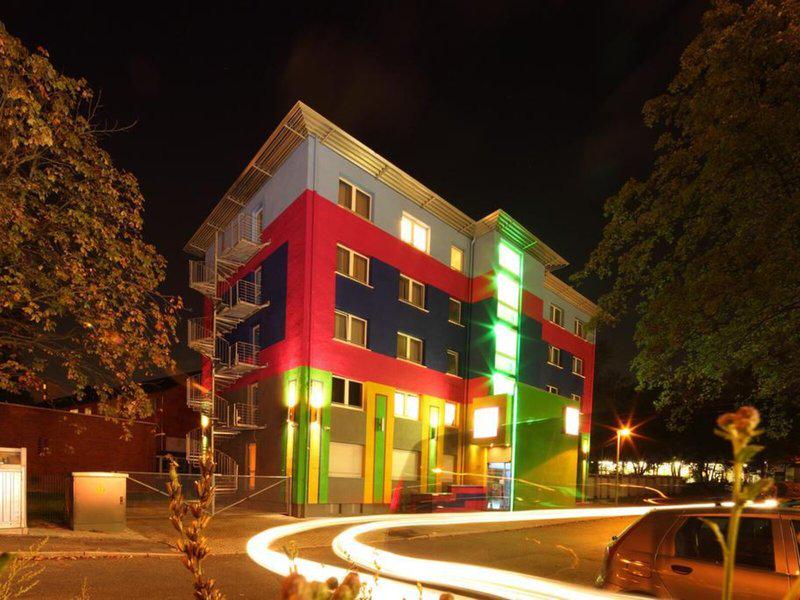 CFB1291560193832A645A2559412BD52