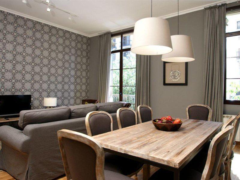 AE1B8F601BCCA641151D5E93DBD4A202