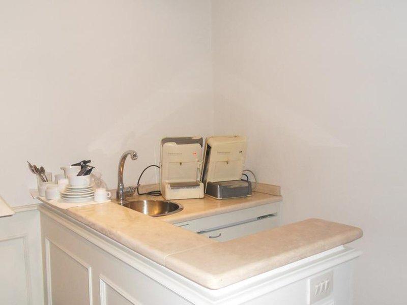 03F6155A6E61A46214A9ED489FAE0E06