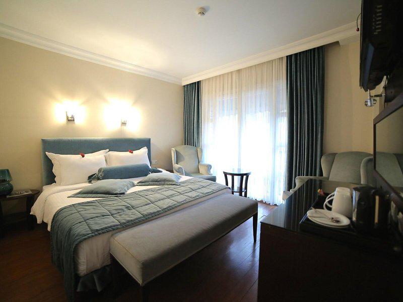 008FE62D23F7C6B08F220E598E543552