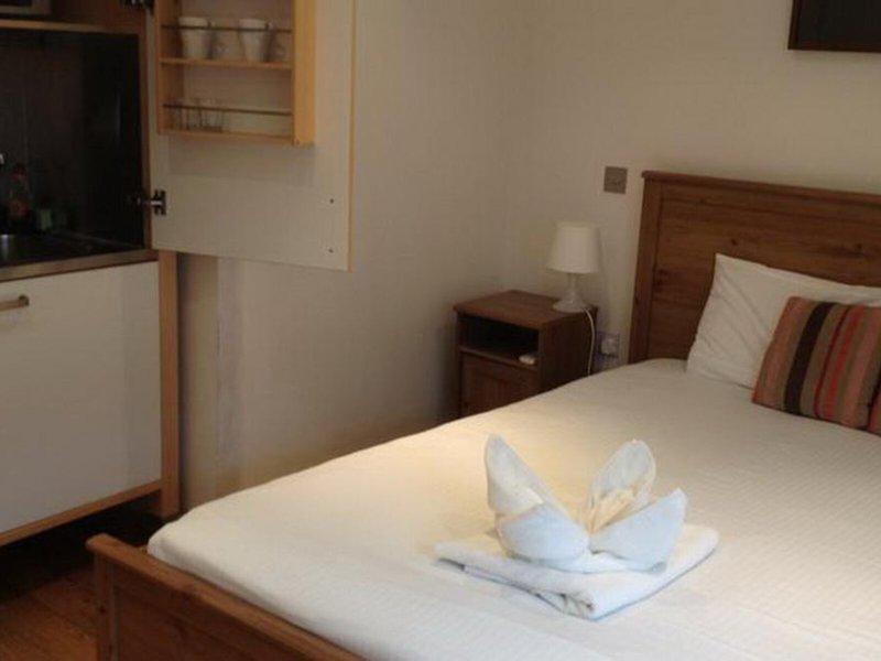 CEA68BBA1632266CA2344E76C79F00CE